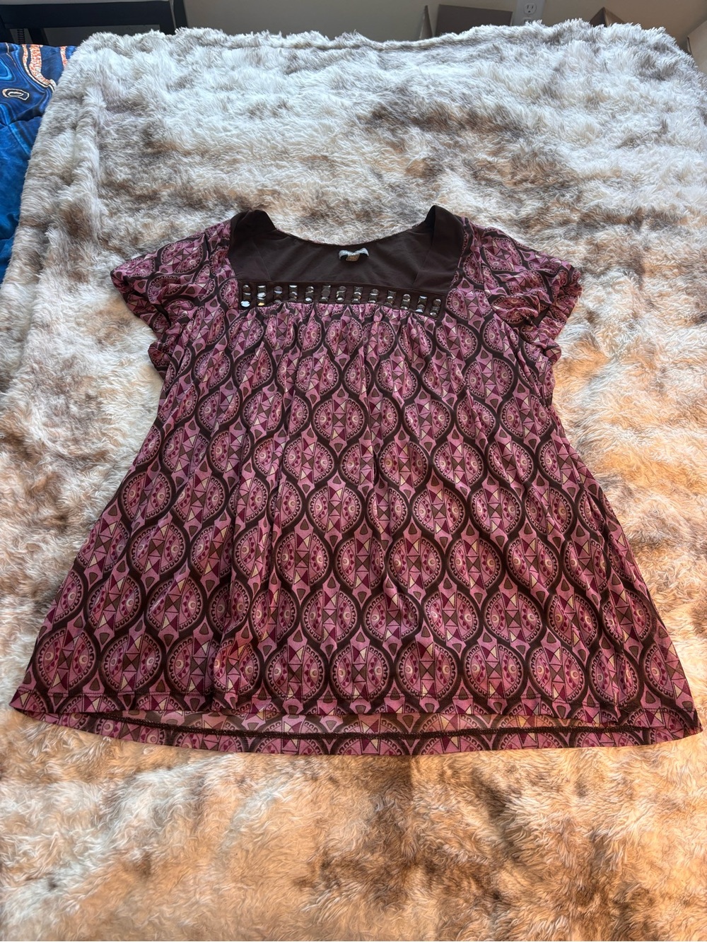 Apt. 9 Purple Patterned Short Sleeve Blouse with Dark Yoke